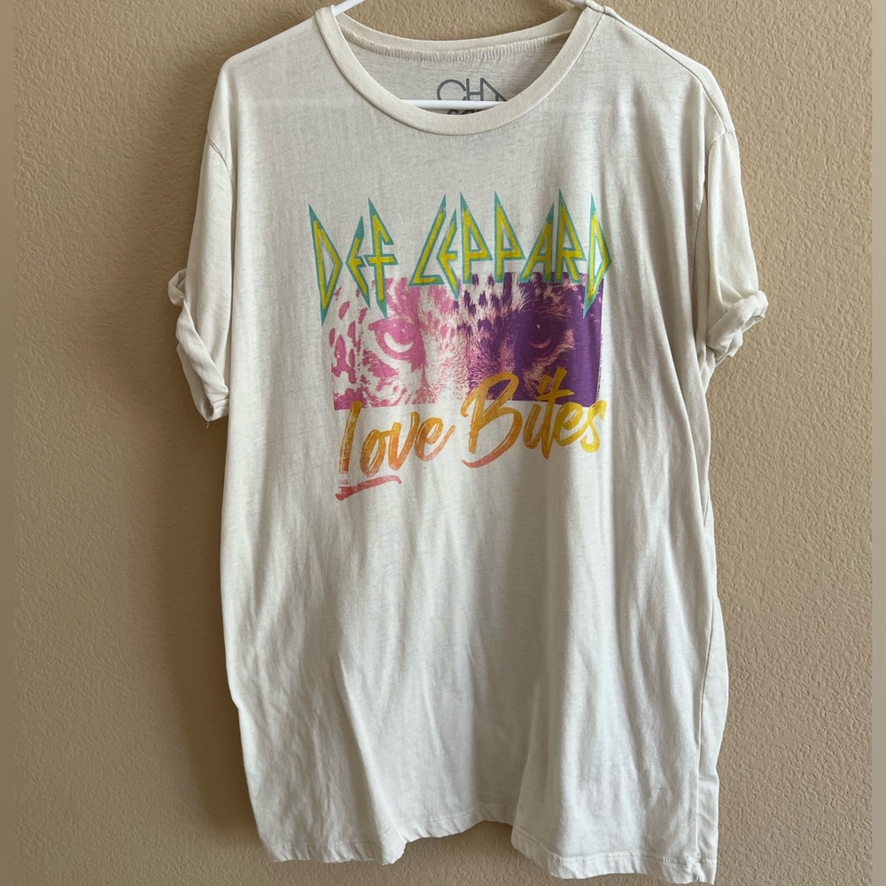 Chaser Def Leppard Love Bites Graphic T-shirt, XL
